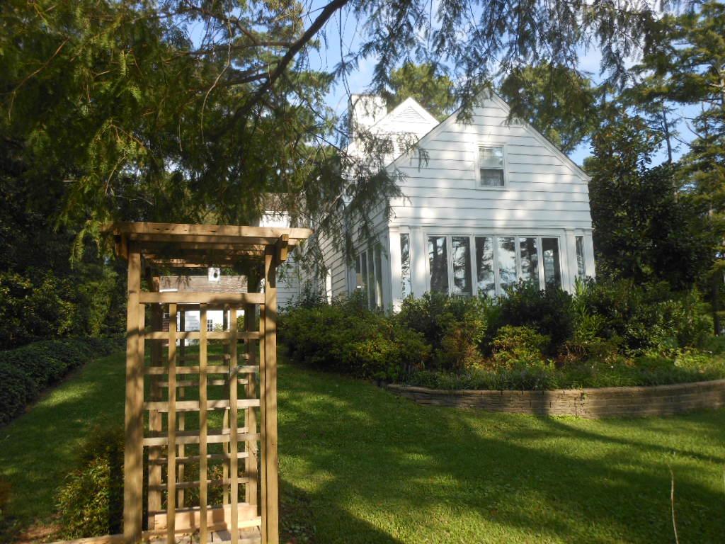 The Pond House Inn Елизабет Сити Екстериор снимка
