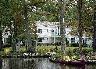 The Pond House Inn Елизабет Сити Екстериор снимка